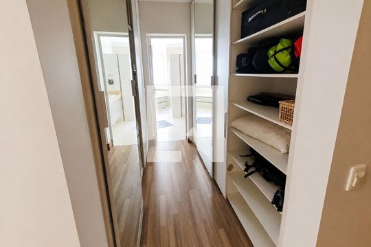 Quarto de casa de condomínio à venda com 5 quartos, 332m² em Parque Imperador, Campinas