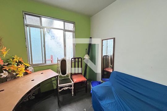 Quarto 2 de casa para alugar com 2 quartos, 400m² em Bento Ribeiro, Rio de Janeiro