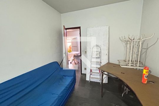 Quarto 2 de casa para alugar com 2 quartos, 400m² em Bento Ribeiro, Rio de Janeiro