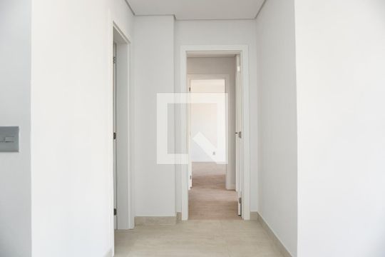 Corredor  de apartamento à venda com 3 quartos, 93m² em Lourdes, Belo Horizonte