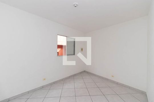 Quarto 1 de casa para alugar com 2 quartos, 90m² em Vila Sabrina, São Paulo