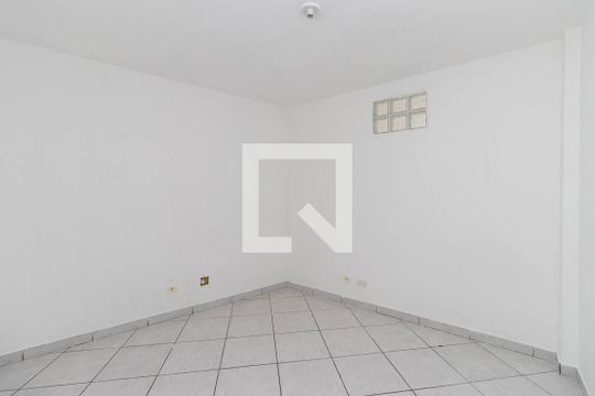Quarto 2 de casa para alugar com 2 quartos, 90m² em Vila Sabrina, São Paulo