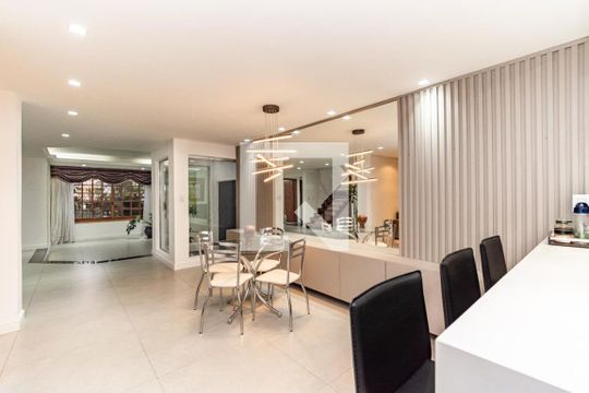 Casa para alugar com 4 quartos, 311m² em Chácara das Pedras, Porto Alegre