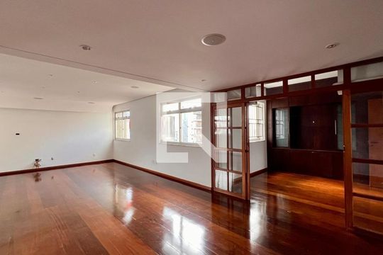 Apartamento para alugar com 4 quartos, 220m² em São Pedro, Belo Horizonte