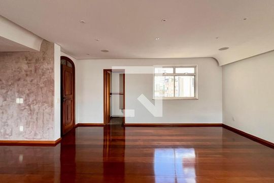 Apartamento para alugar com 4 quartos, 220m² em São Pedro, Belo Horizonte