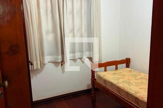Quarto de casa à venda com 3 quartos, 203m² em Vila Irmaos Arnoni, São Paulo