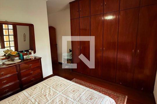 Quarto de casa à venda com 3 quartos, 203m² em Vila Irmaos Arnoni, São Paulo