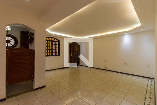 Sala de casa para alugar com 5 quartos, 450m² em Jardim Barbacena, Cotia