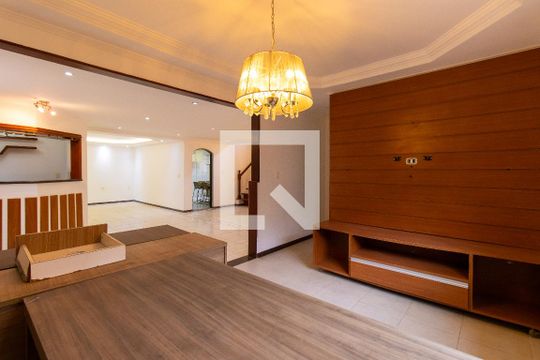 Sala 2 de casa para alugar com 5 quartos, 450m² em Jardim Barbacena, Cotia
