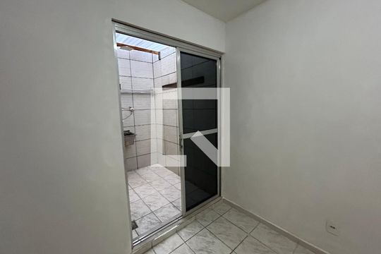 Quarto 2 de casa para alugar com 2 quartos, 50m² em Madureira, Rio de Janeiro
