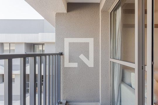 Varanda de kitnet/studio para alugar com 1 quarto, 25m² em Pinheiros, São Paulo