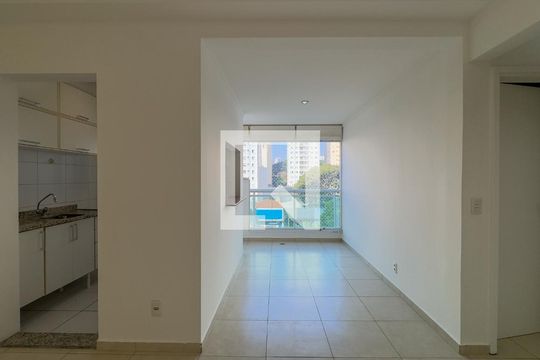 Sala de apartamento para alugar com 1 quarto, 45m² em Santo Amaro, São Paulo