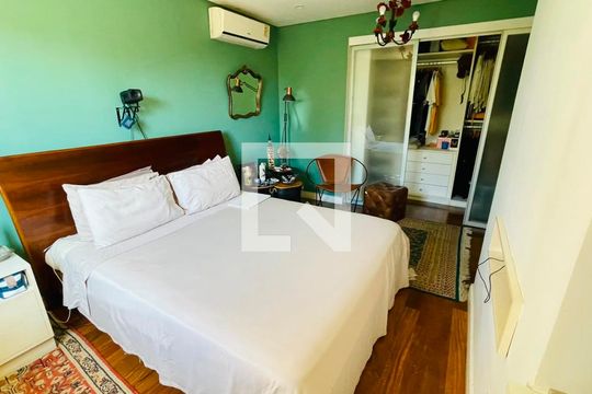 Quarto 1 de casa de condomínio para alugar com 4 quartos, 214m² em Jardim Barbacena, Cotia
