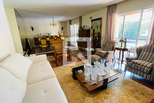 Sala de casa de condomínio para alugar com 4 quartos, 214m² em Jardim Barbacena, Cotia