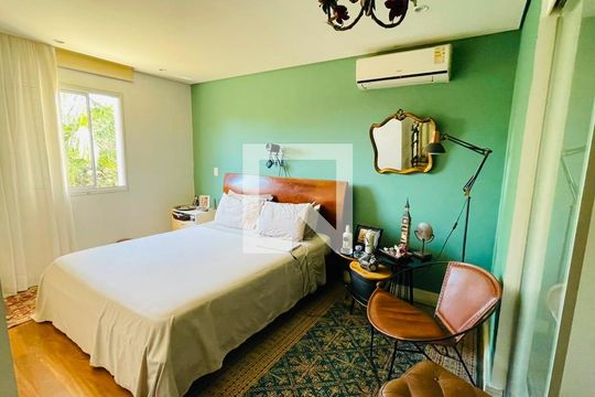 Quarto 1 de casa de condomínio para alugar com 4 quartos, 214m² em Jardim Barbacena, Cotia