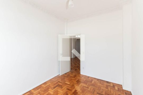 Quarto 1 de apartamento à venda com 2 quartos, 57m² em Tijuca, Rio de Janeiro