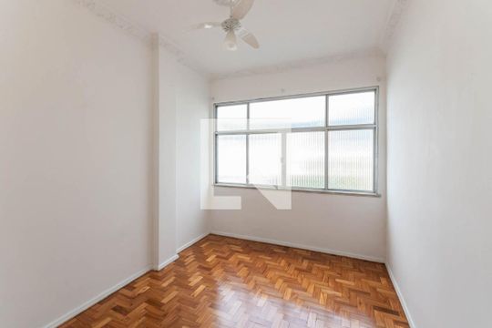 Quarto 1 de apartamento à venda com 2 quartos, 57m² em Tijuca, Rio de Janeiro