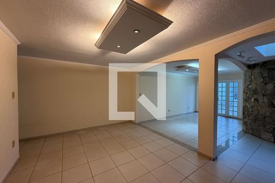 Sala de casa à venda com 3 quartos, 181m² em Vila Boaventura, Jundiaí