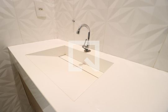Banheiro do Quarto 1 de casa para alugar com 3 quartos, 360m² em Daniel Fonseca, Uberlândia