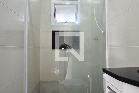 Banheiro de casa para alugar com 1 quarto, 48m² em Vila Sonia, São Paulo