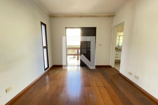 Quarto 1 de casa para alugar com 4 quartos, 351m² em Jardim Jussara, São Paulo