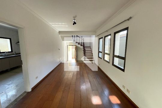 Sala de casa para alugar com 4 quartos, 351m² em Jardim Jussara, São Paulo