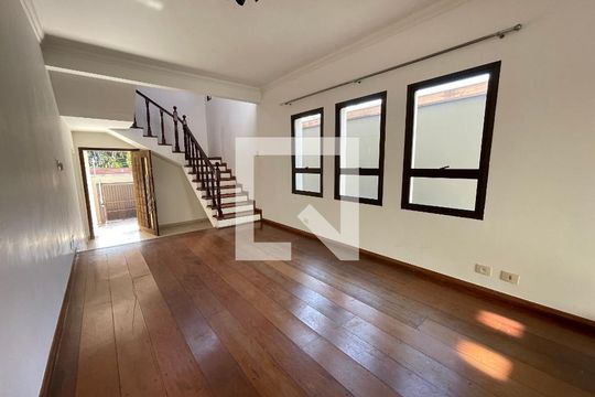 Sala de casa para alugar com 4 quartos, 351m² em Jardim Jussara, São Paulo