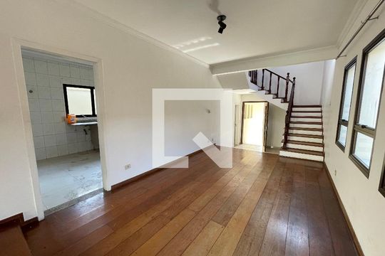 Sala de casa para alugar com 4 quartos, 351m² em Jardim Jussara, São Paulo