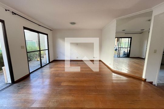 Sala de casa para alugar com 4 quartos, 351m² em Jardim Jussara, São Paulo