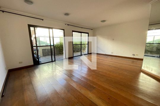 Sala de casa para alugar com 4 quartos, 351m² em Jardim Jussara, São Paulo
