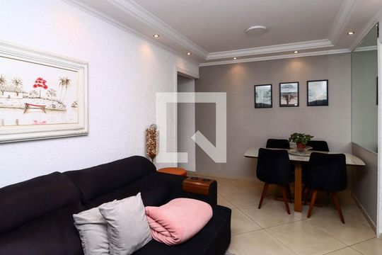 Sala  de apartamento para alugar com 3 quartos, 76m² em Horto do Ype, São Paulo