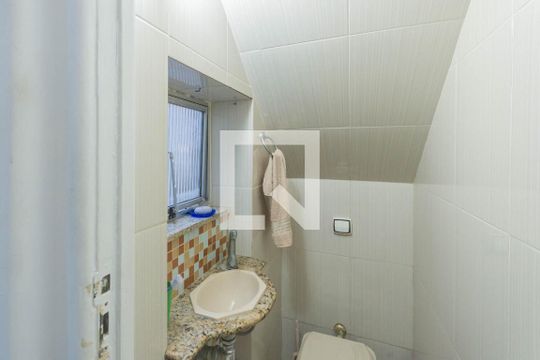 Lavabo de casa à venda com 4 quartos, 198m² em Tijuca, Rio de Janeiro