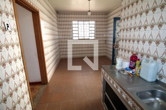 Cozinha de casa à venda com 6 quartos, 392m² em Penha, Rio de Janeiro