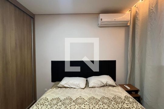 Quarto 1 de apartamento para alugar com 2 quartos, 47m² em Cabral, Contagem