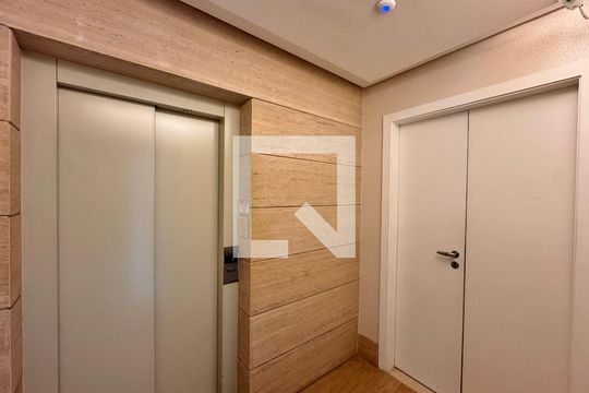 Hall Entrada - Elevador privativo de apartamento à venda com 4 quartos, 436m² em Barra da Tijuca, Rio de Janeiro