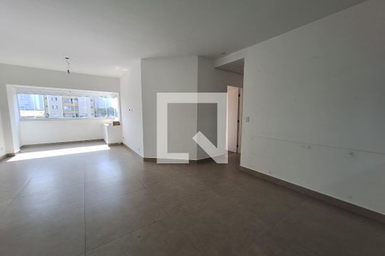 Sala  de apartamento para alugar com 3 quartos, 110m² em Vila Gilda, Santo André