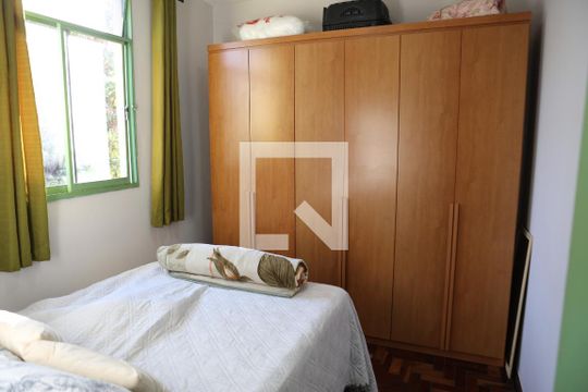 Apartamento à venda com 2 quartos, 38m² em Inconfidentes, Contagem