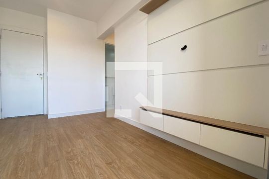 Sala de apartamento para alugar com 2 quartos, 54m² em Presidente Altino, Osasco