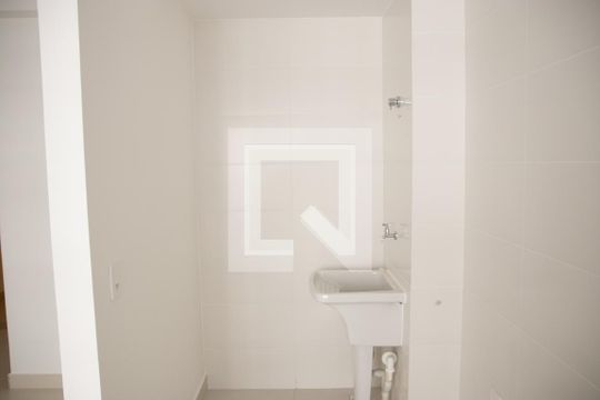 Cozinha e Área de Serviço de apartamento para alugar com 2 quartos, 64m² em Setor Crimeia Oeste, Goiânia
