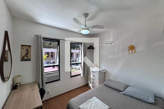 Quarto 1 de casa de condomínio para alugar com 2 quartos, 84m² em Vargem Grande, Rio de Janeiro