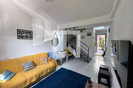 Sala de casa de condomínio para alugar com 2 quartos, 84m² em Vargem Grande, Rio de Janeiro