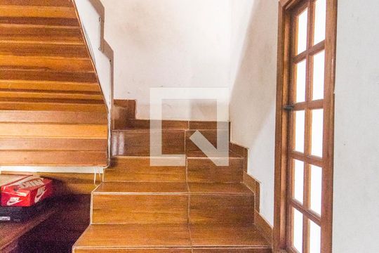 Escada de casa à venda com 1 quarto, 125m² em Nova Aldeinha, Barueri