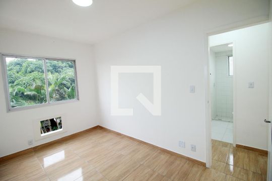 Quarto 1 de apartamento à venda com 2 quartos, 56m² em Vaz Lobo, Rio de Janeiro