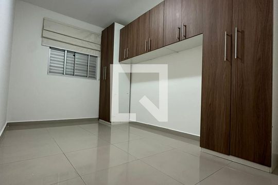Quarto de apartamento à venda com 2 quartos, 50m² em Gramadão, Jundiaí