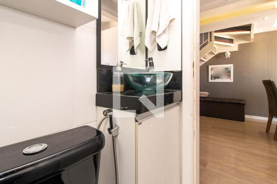 Banheiro Social de apartamento à venda com 2 quartos, 120m² em Capão Raso, Curitiba