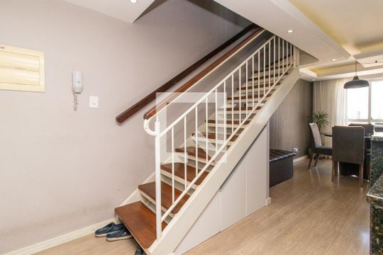Escada de apartamento à venda com 2 quartos, 120m² em Capão Raso, Curitiba