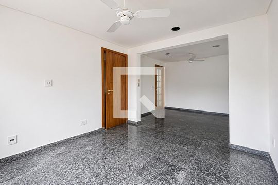 Sala de casa para alugar com 4 quartos, 486m² em Partenon, Porto Alegre