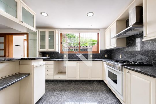 Cozinha de casa para alugar com 4 quartos, 486m² em Partenon, Porto Alegre