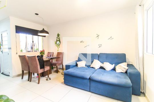 Sala de casa de condomínio à venda com 2 quartos, 68m² em Cidade Nitro Operária, São Paulo