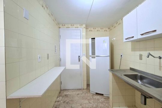 Cozinha  de apartamento para alugar com 1 quarto, 56m² em Graça, Salvador